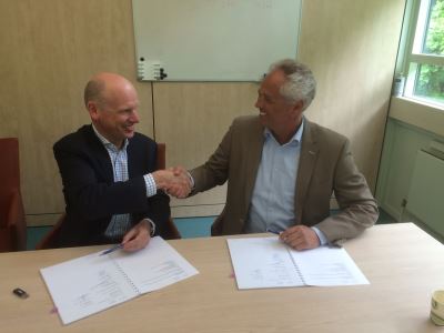 Afbeelding: Foto Radboud contractondertekening